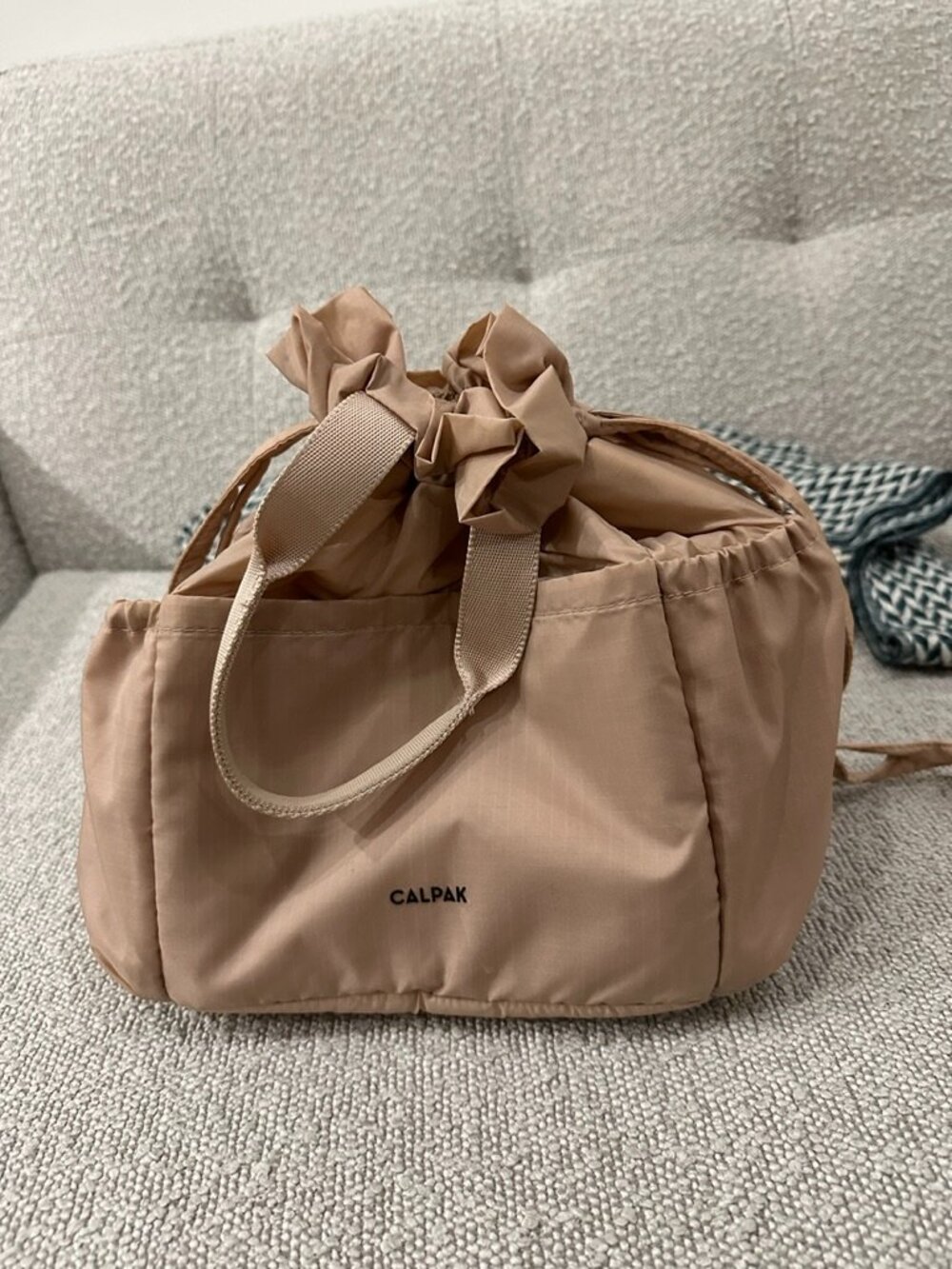 Calpak Insulated Lunch Bag - mauve - Picture 2 of 5